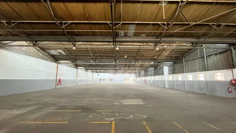 48 Steel Road, Spartan has a 3600m² Warehouse Available For sale and to let in Spartan (27)